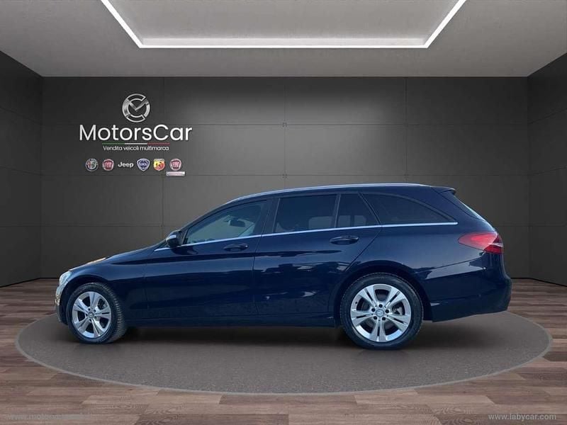 Usata Mercedes C180 170 CV (125 kW) 2015 Blu/azzurro Berlina