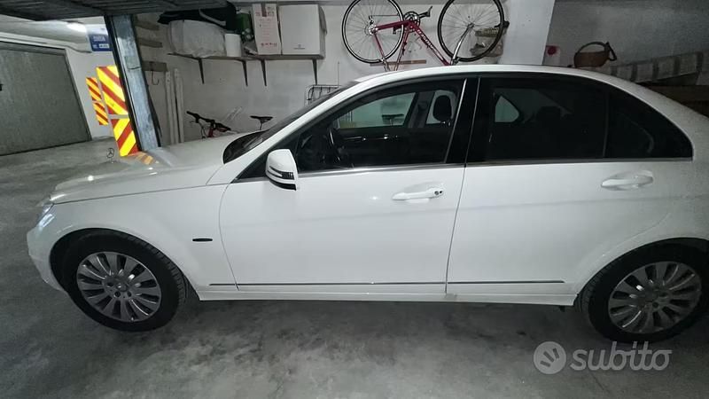 Usata Mercedes 220 2011 Berlina