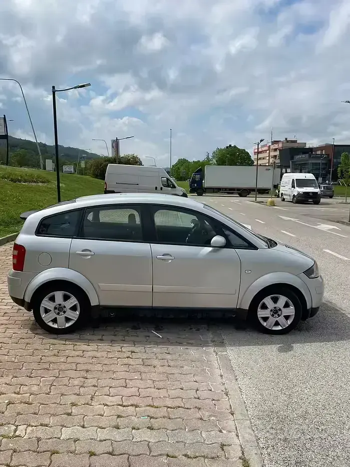 Usata Audi A2 Design 75 CV (55 kW) 2003 Grigio Utilitaria