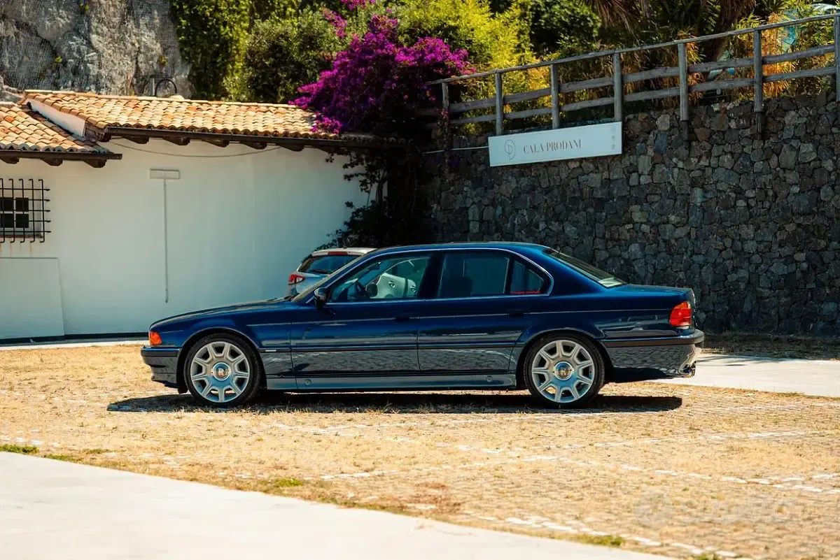 Usata BMW 750 Sport Line 326 CV (239 kW) 1998 Bluazzurro Berlina