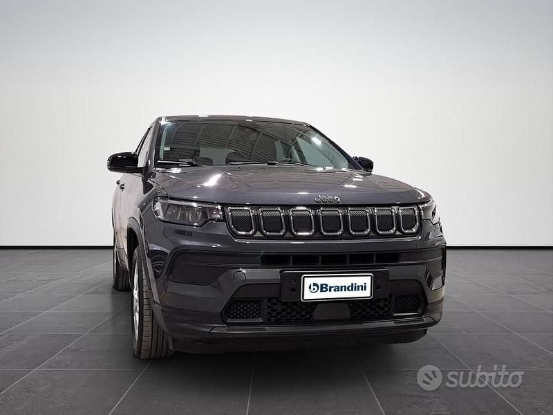 Occasion Jeep Compass Longitude 131 ch (96 kW) 2023 Gris SUV