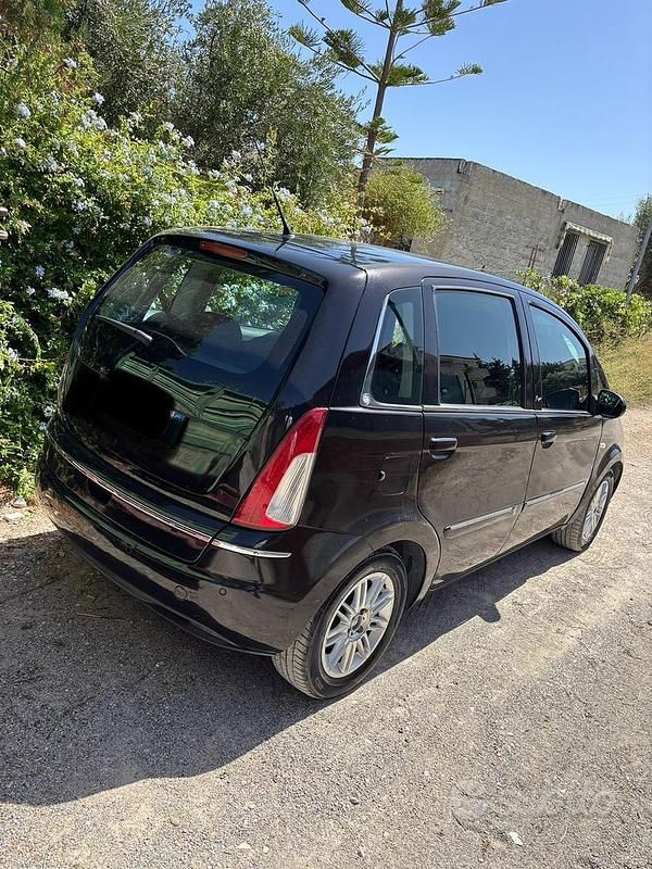 Usata Lancia Musa 95 CV (69 kW) 2012 Nero Monovolume