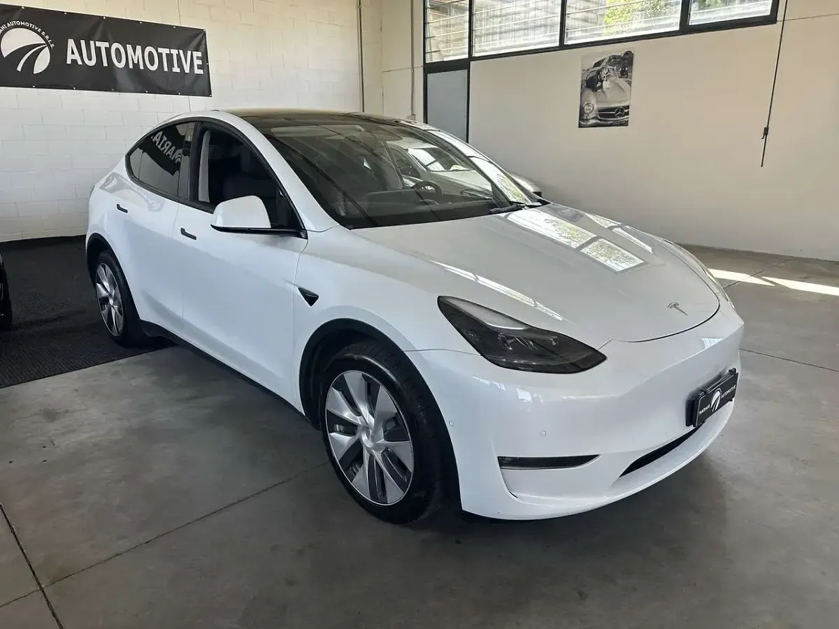 Usata Tesla Model Y 152 kW (208 CV) 2022 Bianco SUV