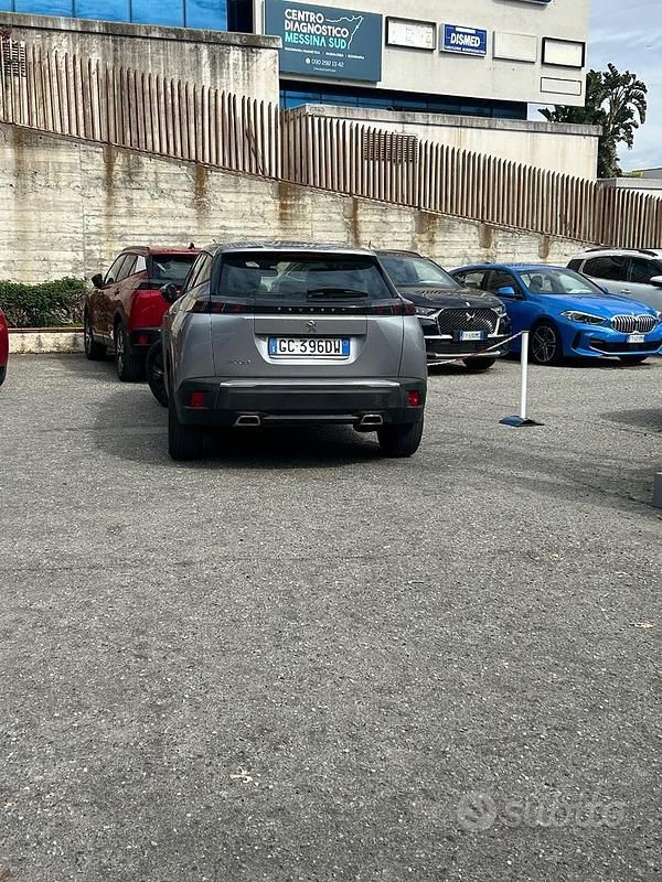 Usata Peugeot 2008 82 CV (60 kW) 2021 Grigio SUV