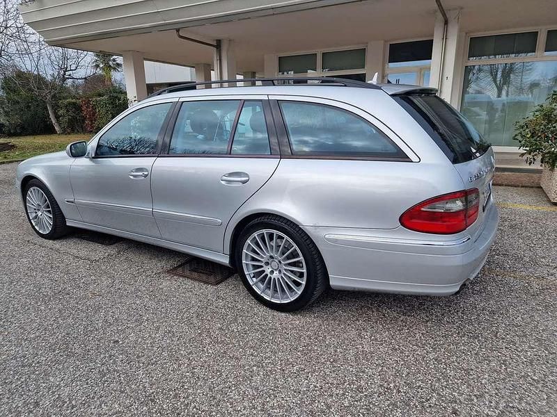 Usata Mercedes E280 Avantgarde 190 CV (139 kW) 2007 Grigio Station wagon