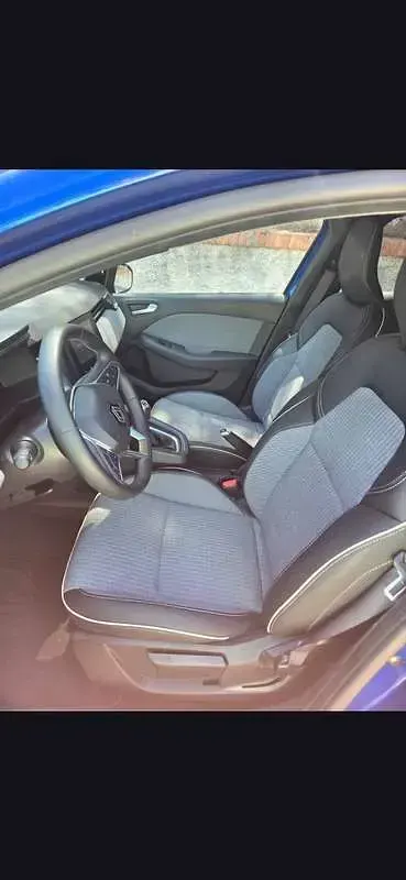 Usata Renault Clio V Techno 91 CV (66 kW) 2024 Blu/azzurro Berlina