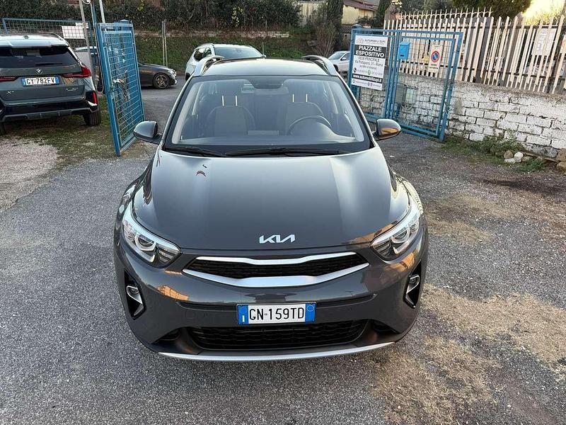 Usata Kia Stonic 101 CV (74 kW) 2023 Grigio SUV