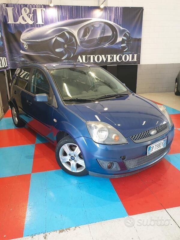 Usata Ford Fiesta 75 CV (55 kW) 2008 Blu Utilitaria
