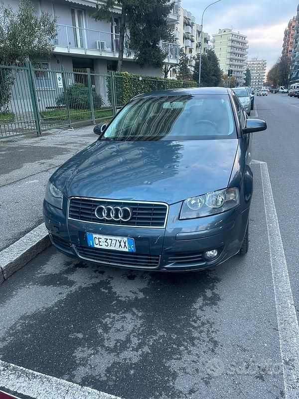 Grigio Usata 2004 Audi A3 Due volumi | 1900 € (Super prezzo) - Immagine 1/4