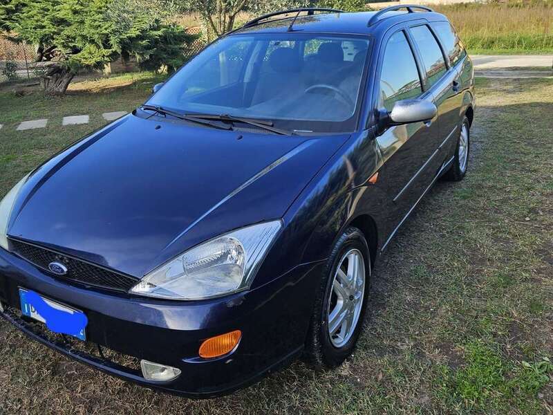 Usato 2001 Ford Focus 1.6 Benzin 101 CV (1.400 €)