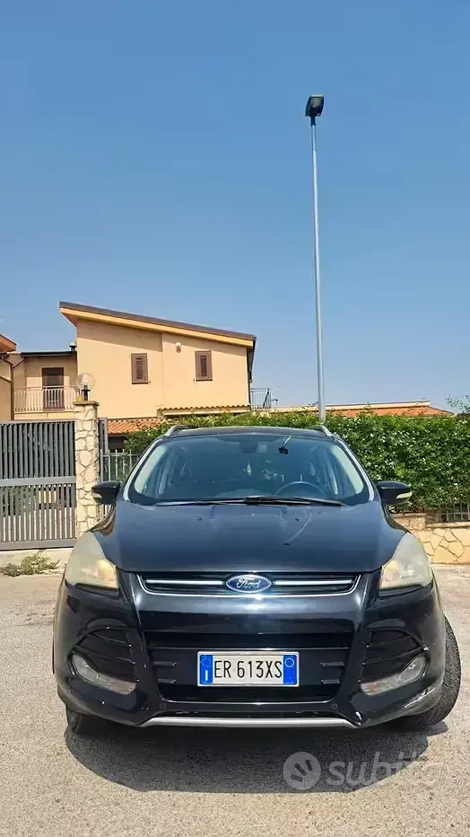 Usata Ford Kuga 140 CV (102 kW) 2013 Nero SUV