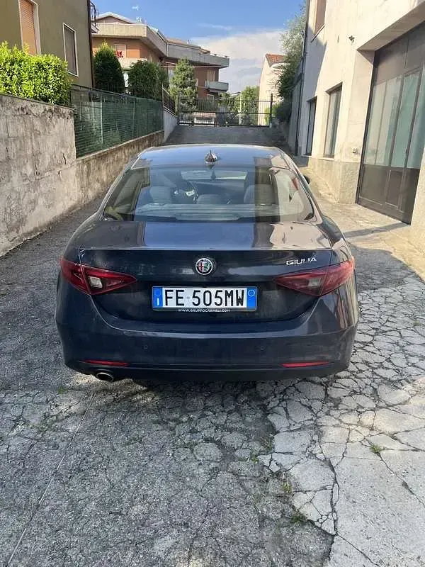 Usata Alfa Romeo Giulia 150 CV (110 kW) 2016 Berlina