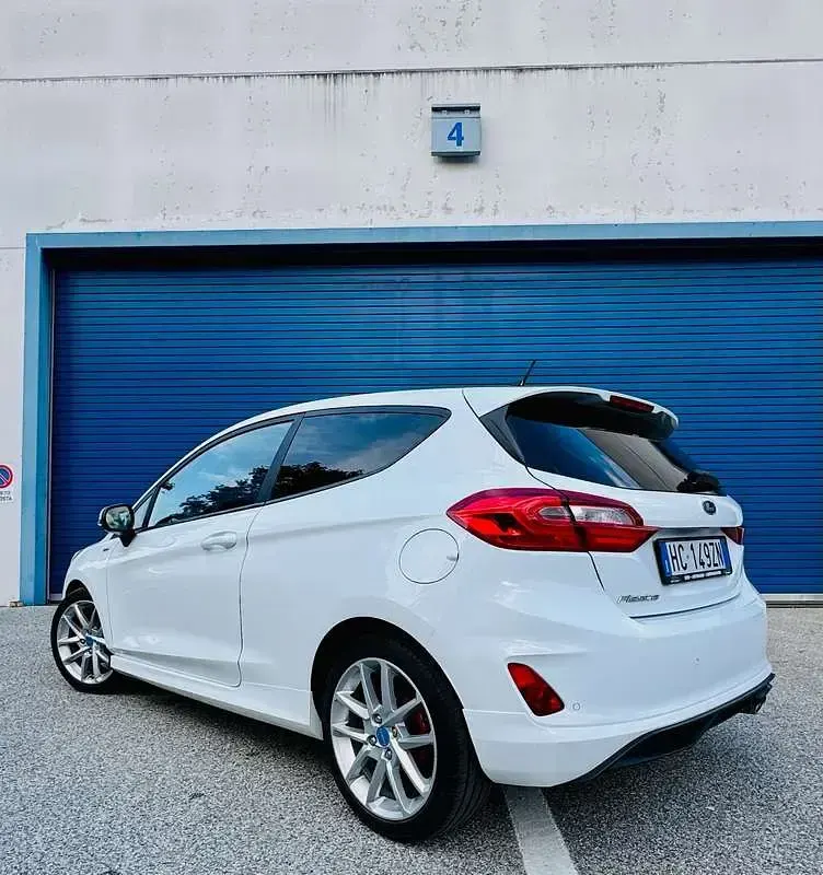 Usata Ford Fiesta ST-Line 140 CV (102 kW) 2019 Bianco Utilitaria