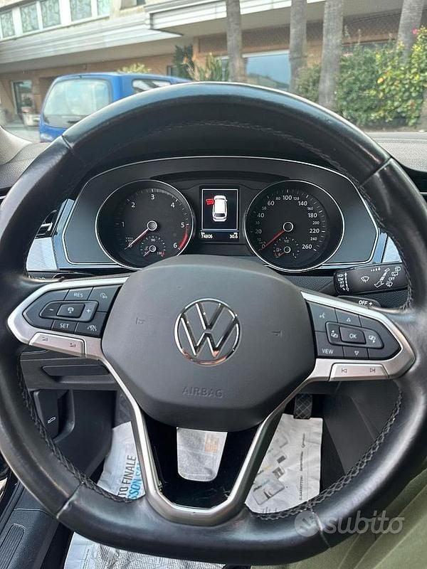 Usata VW Passat 150 CV (110 kW) 2022 Nero Station wagon