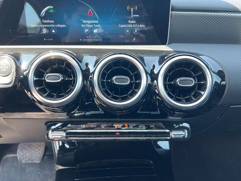 Usata Mercedes A180 116 CV (85 kW) 2020 Grigio Berlina