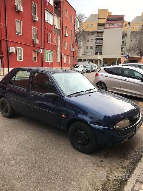 Usata Ford Fiesta 1998 Blu Utilitaria