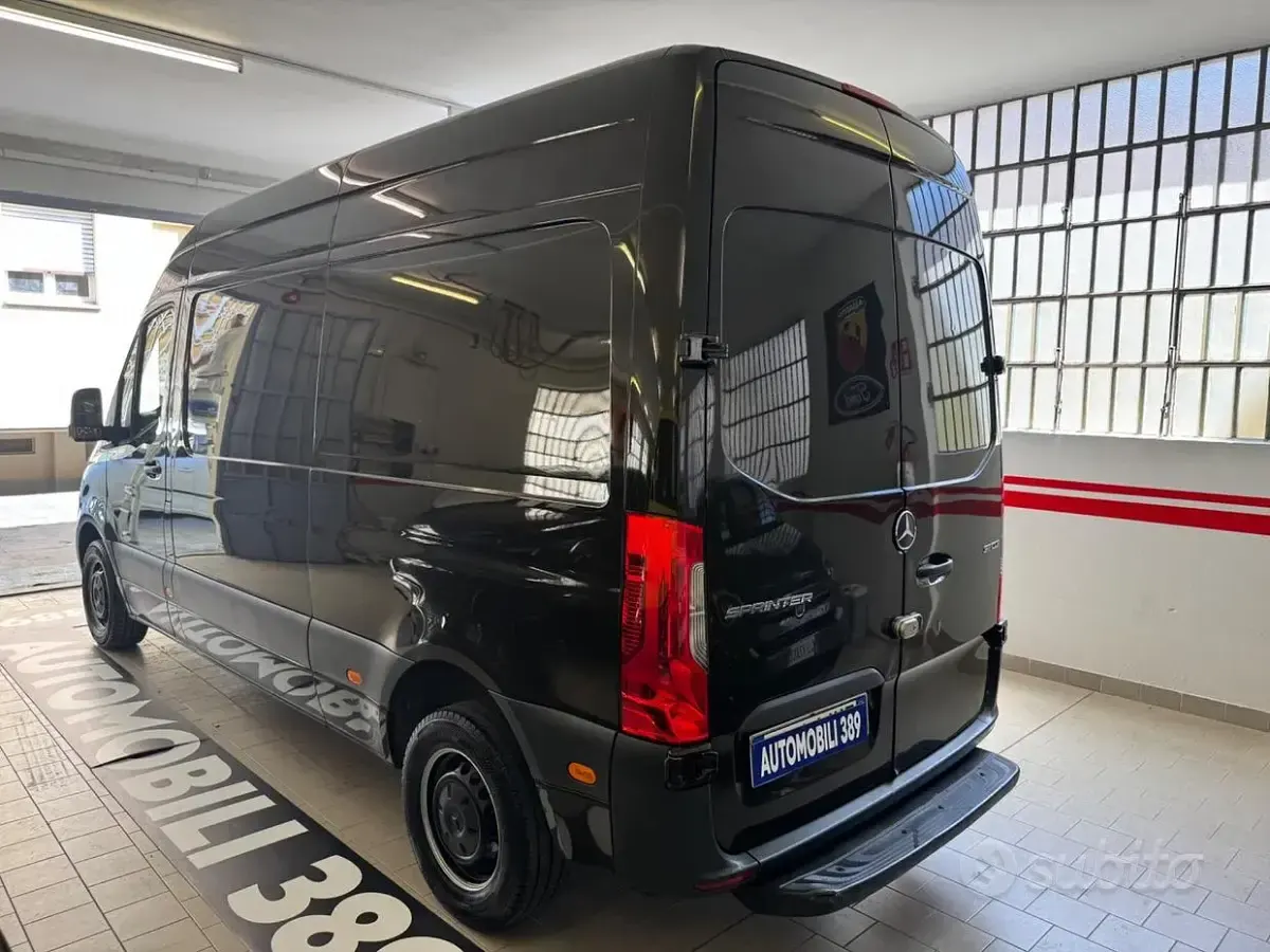 Usata Mercedes Sprinter 116 CV (85 kW) 2021 Marrone Furgone