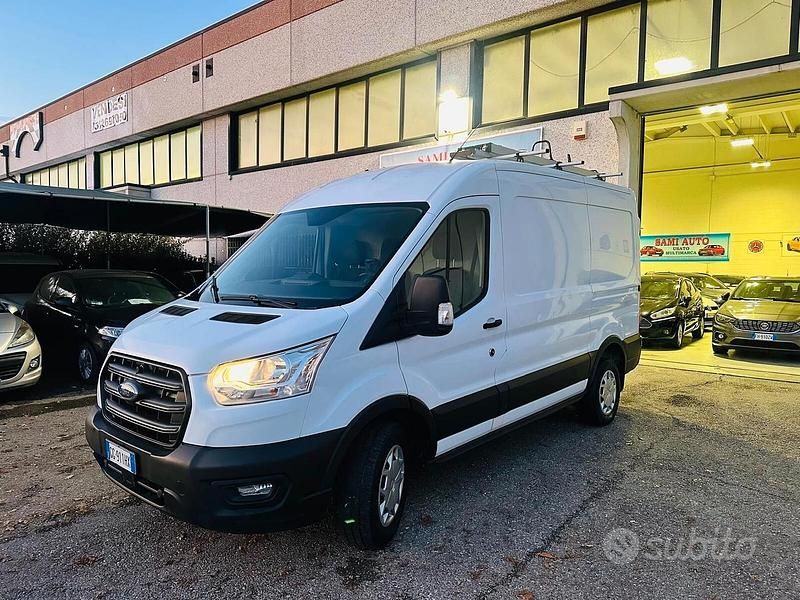 Usado Ford Transit Trend 131 CV (96 kW) 2021 Blanco Berlina