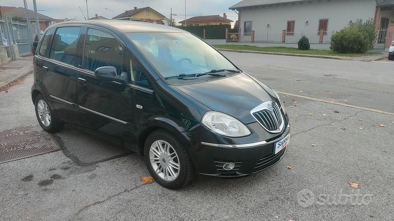 Usata Lancia Musa 95 CV (69 kW) 2010 Nero Monovolume