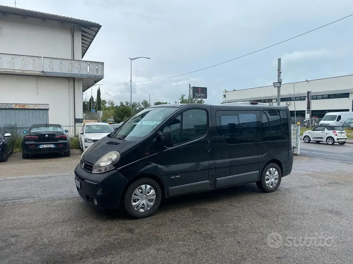 Usata Nissan Primastar 135 CV (99 kW) 2006 Nero Monovolume