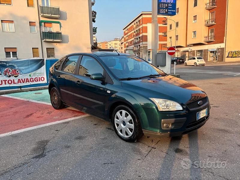 Usata Ford Focus 115 CV (84 kW) 2007 Verde Utilitaria
