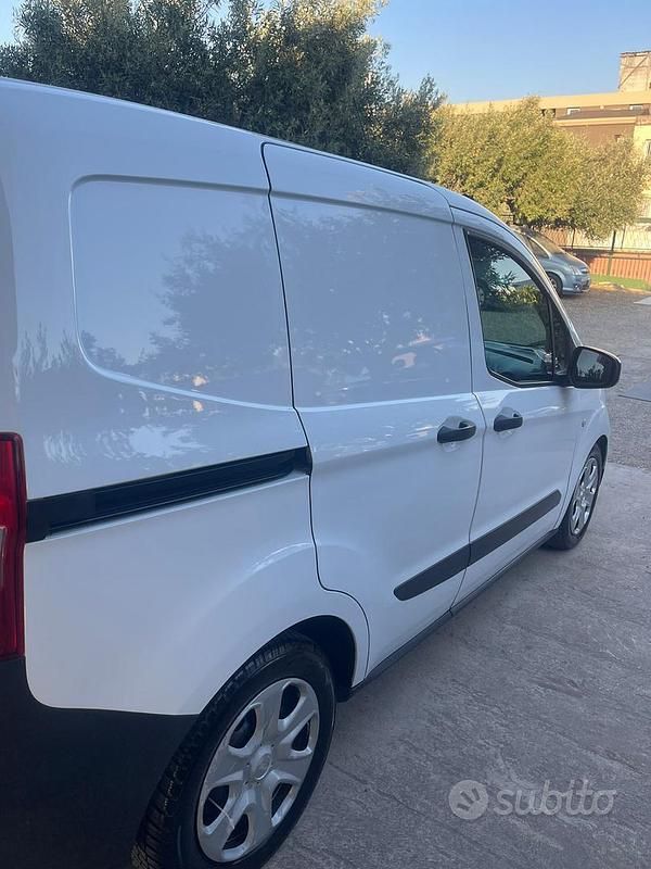 Usata Ford Transit Courier Titanium 75 CV (55 kW) 2018 Bianco Furgone