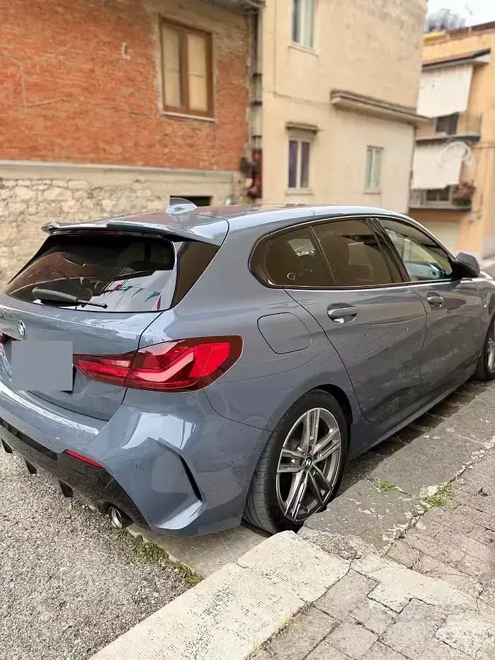 Usata BMW 118 Efficient Dynamics 150 CV (110 kW) 2025 Bluazzurro Utilitaria