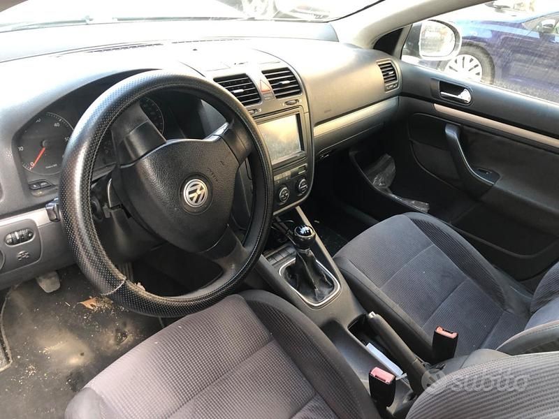 Begagnad VW Jetta 2007 Grå Sedan