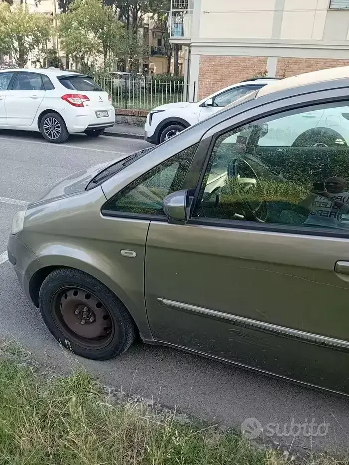 Usata Lancia Musa 69 CV (50 kW) 2007 Grigio Monovolume
