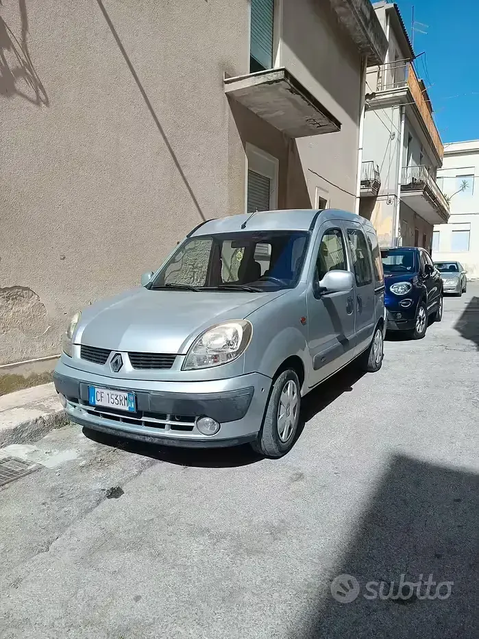 Usata Renault Kangoo 82 CV (60 kW) 2003 Grigio Monovolume