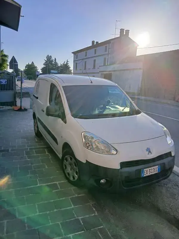 Usata Peugeot Partner Tepee 109 CV (80 kW) 2015 Monovolume