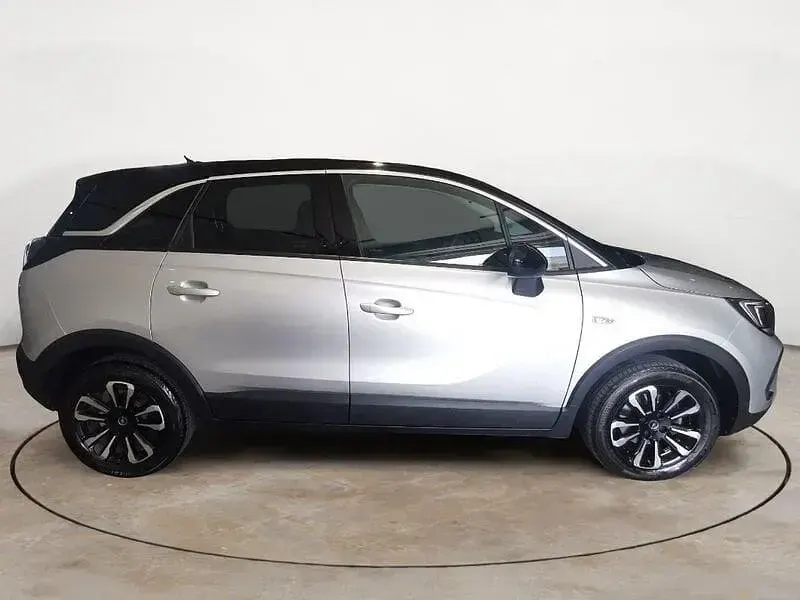 Usata Opel Crossland Elegance 110 CV (80 kW) 2024 Argento SUV