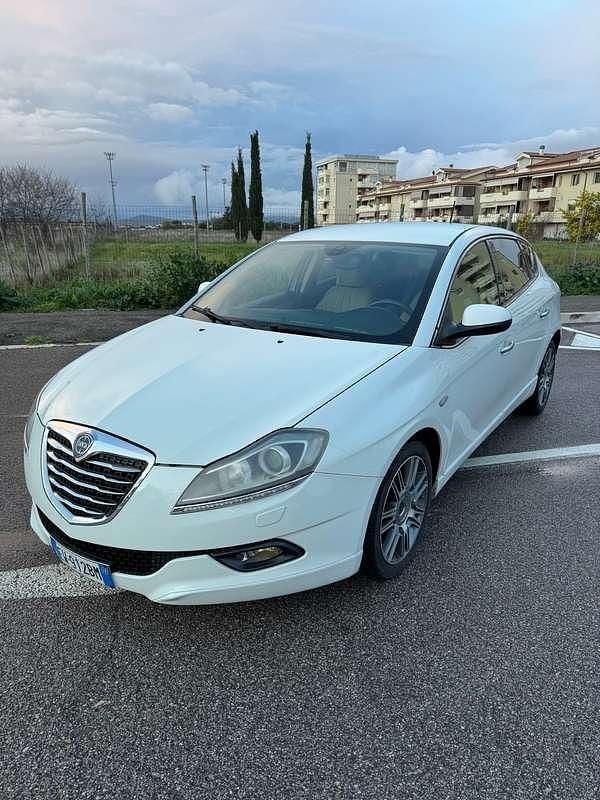 Gebraucht Lancia Delta 105 PS (77 kW) 2014 Weiß Kleinwagen