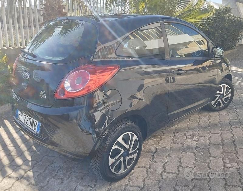 Usata Ford Ka S 75 CV (55 kW) 2011 Nero Utilitaria