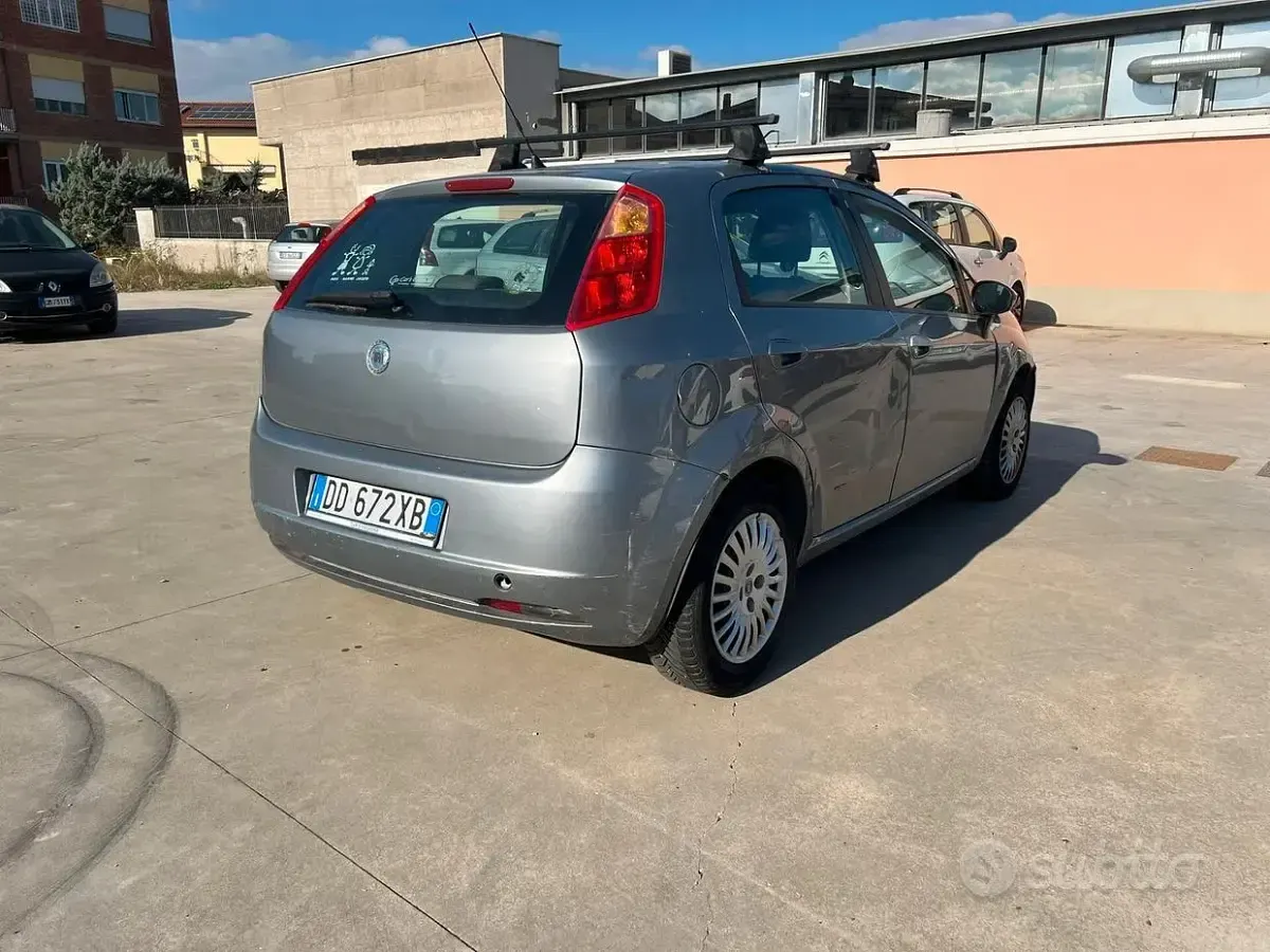 Usata Fiat Grande Punto 65 CV (47 kW) 2006 Grigio Utilitaria