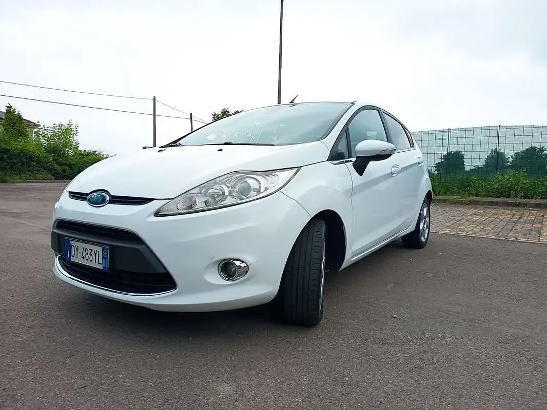 Usata Ford Fiesta Titanium 95 CV (69 kW) 2010 Berlina