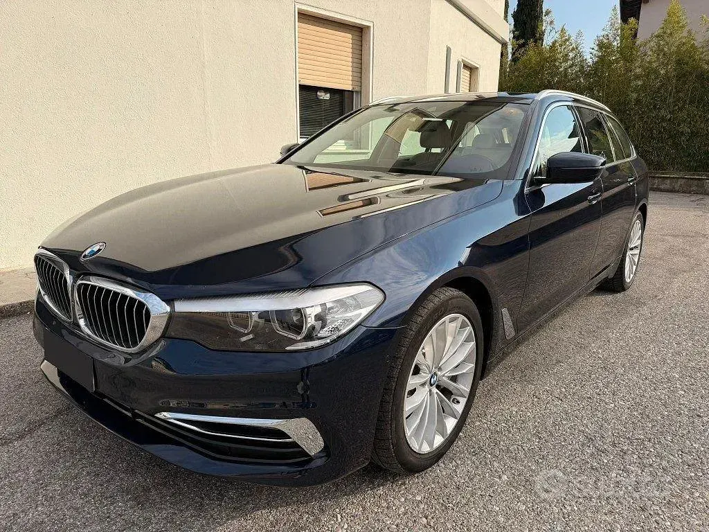 Usata BMW 530 Luxury Line 265 CV (194 kW) 2019 Blu Station wagon