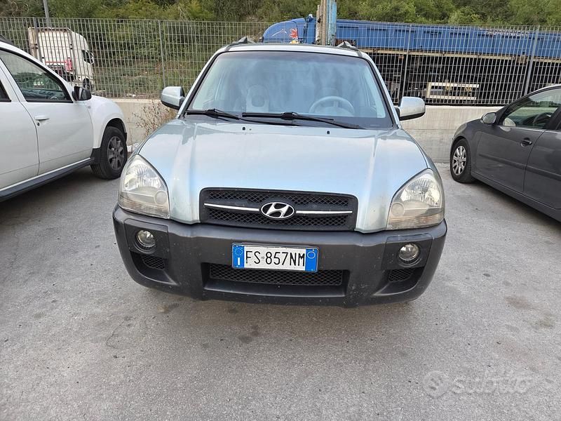 Grigio Usata 2006 Hyundai Tucson SUV | 2800 € (Buon prezzo) - Immagine 1/4