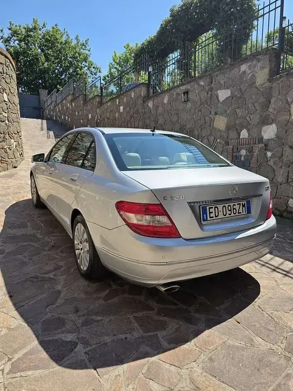 Usata Mercedes C220 Avantgarde 170 CV (125 kW) 2009 Grigio Berlina