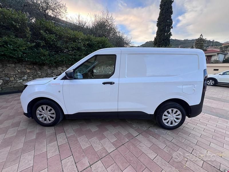 Usata Ford Transit Trend 100 CV (73 kW) 2024 Bianco Furgone