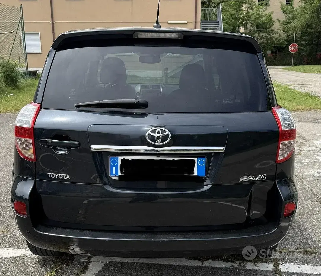 Usata Toyota RAV4 Style 150 CV (110 kW) 2012 Blu/azzurro SUV