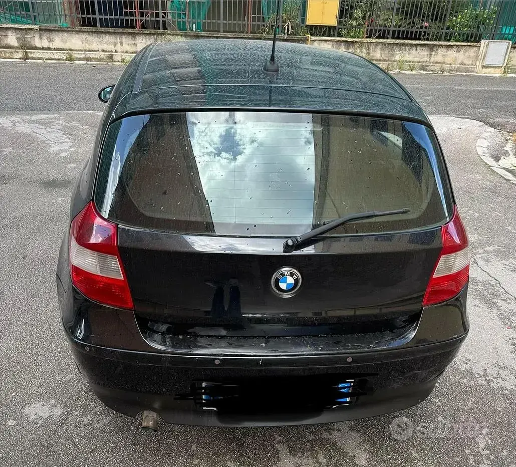 Usata BMW 118 122 CV (89 kW) 2004 Nero Utilitaria
