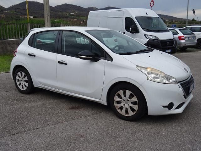 Usata Peugeot 208 68 CV (50 kW) 2014 Bianco Utilitaria