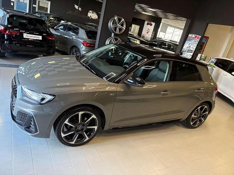 Usata Audi A1 Ambiente 116 CV (85 kW) 2025 Grigio cronos tetto nero SUV