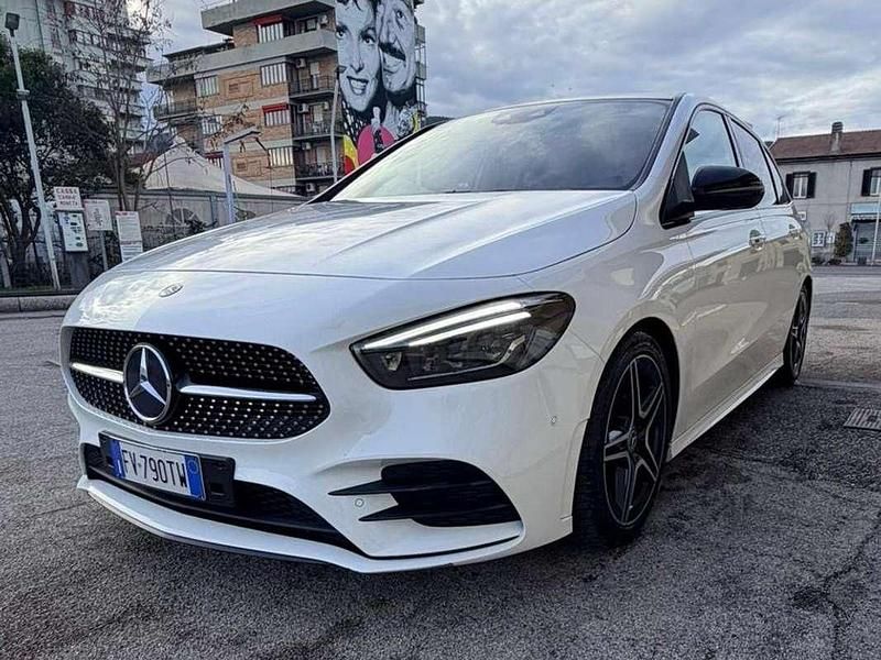 Usata Mercedes B180 Premium 116 CV (85 kW) 2019 Bianco Utilitaria