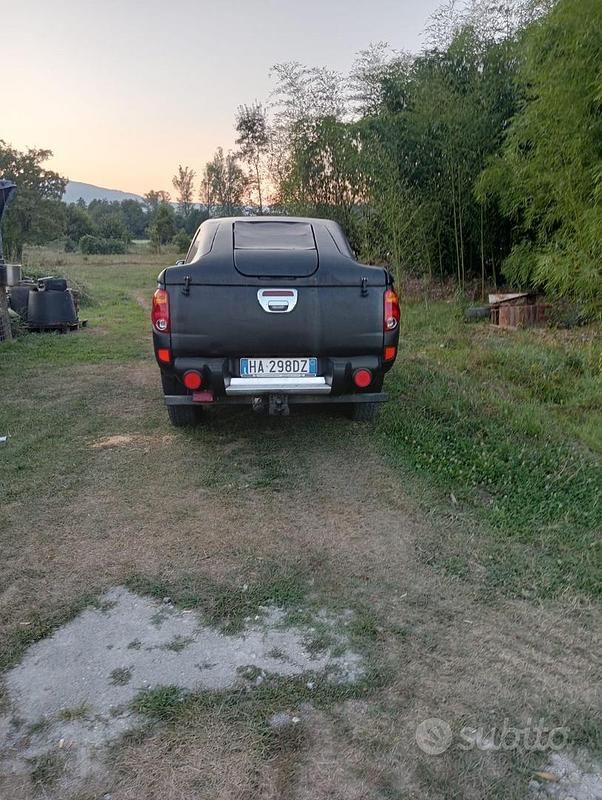 Usata Mitsubishi L200 136 CV (100 kW) 2009 Nero Pick-up