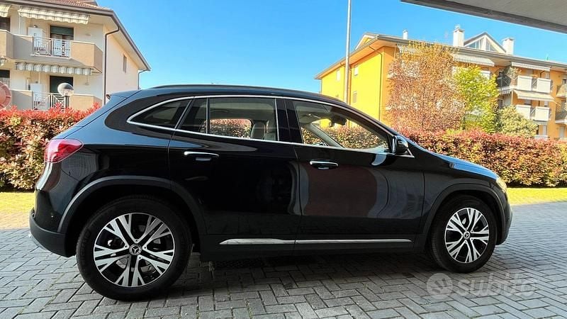 Usata Mercedes GLA180 Progressive 116 CV (85 kW) 2023 Nero SUV