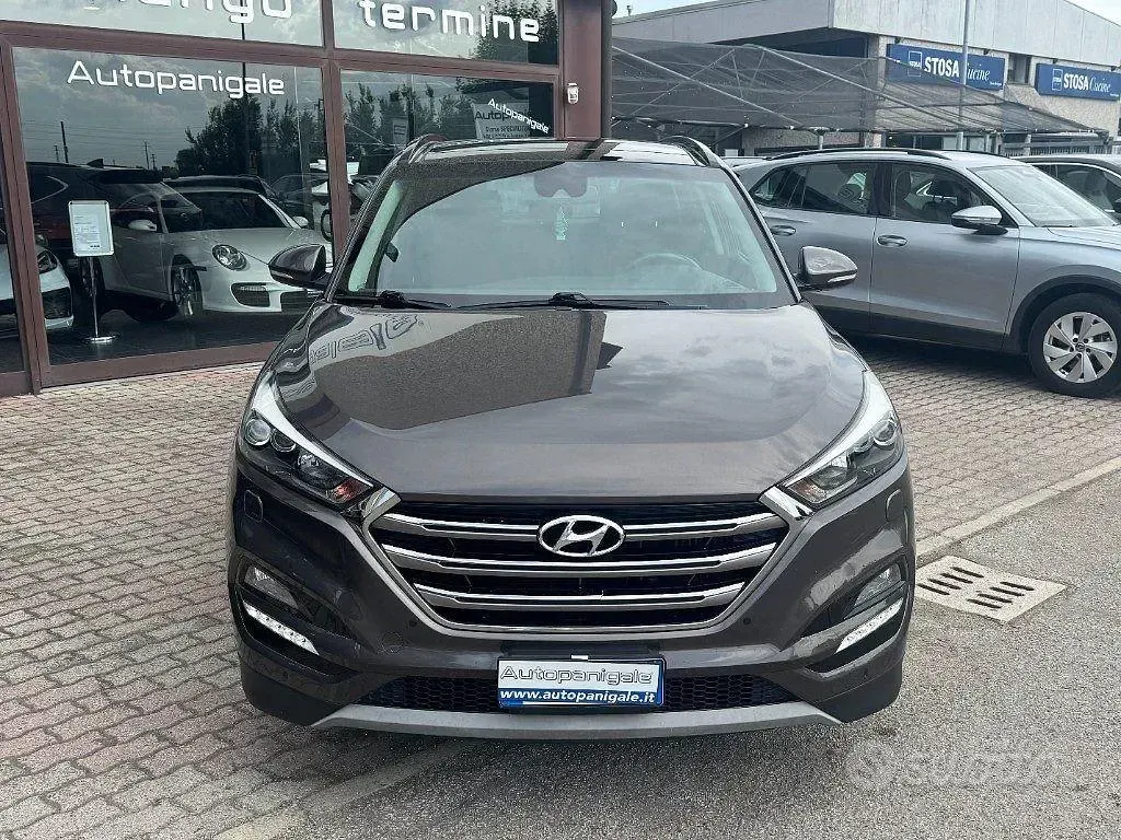 Usata Hyundai Tucson Xpossible 141 CV (103 kW) 2017 Grigio scuro SUV