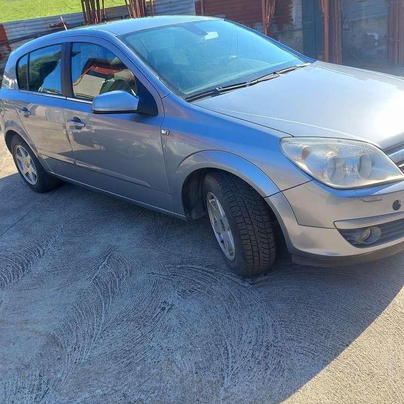 Usata Opel Astra Cosmo 101 CV (74 kW) 2005 Berlina