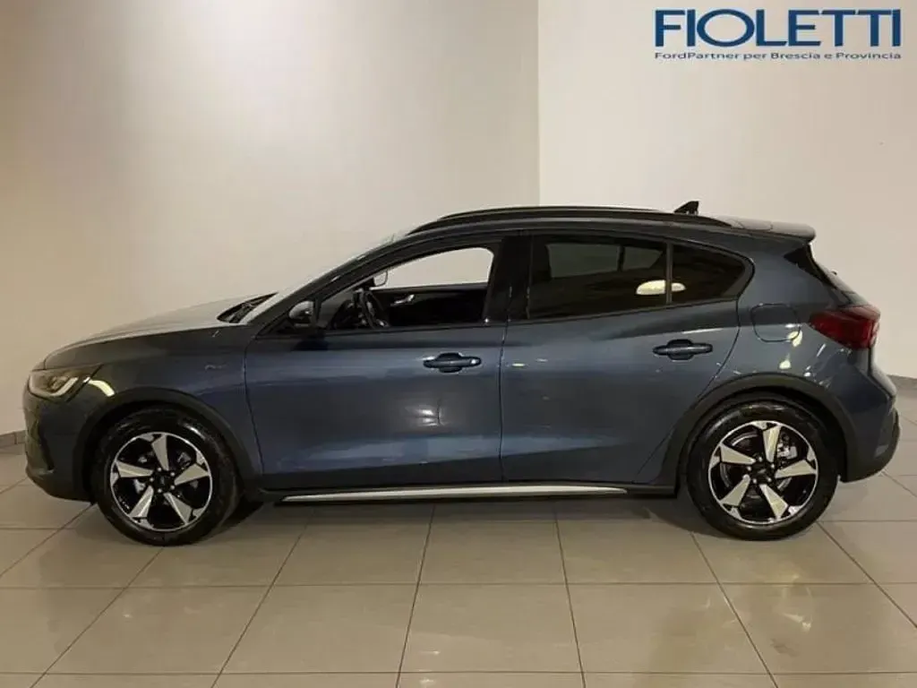 Usata Ford Focus Active 125 CV (91 kW) 2022 Blu/azzurro Berlina